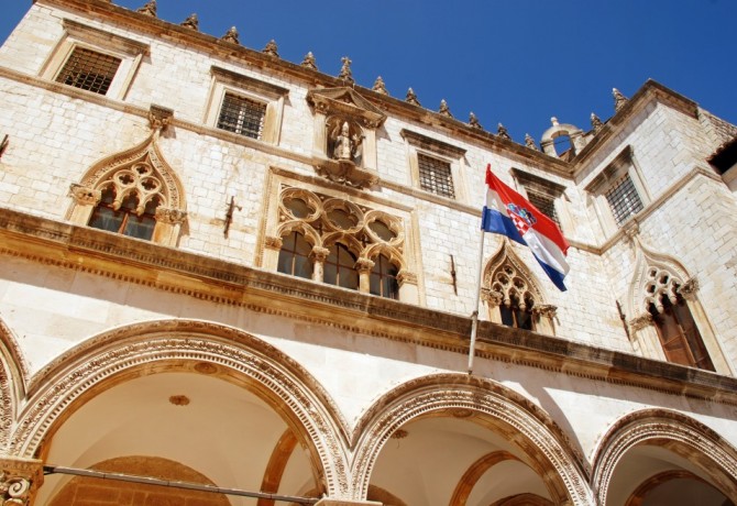 Gradska jezgra Dubrovnika – palača Sponza