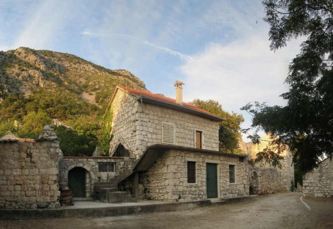 Podaca – mjesto ljubavi i dalmatinske arhitekture