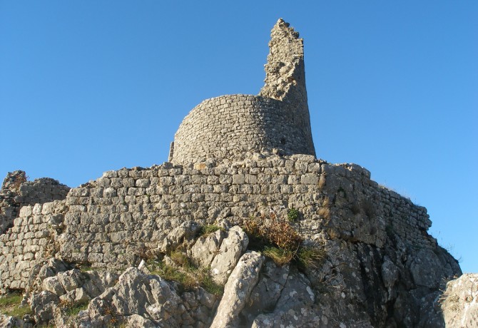 Nutjak – povijesna utvrda između Cetine i Poljica!