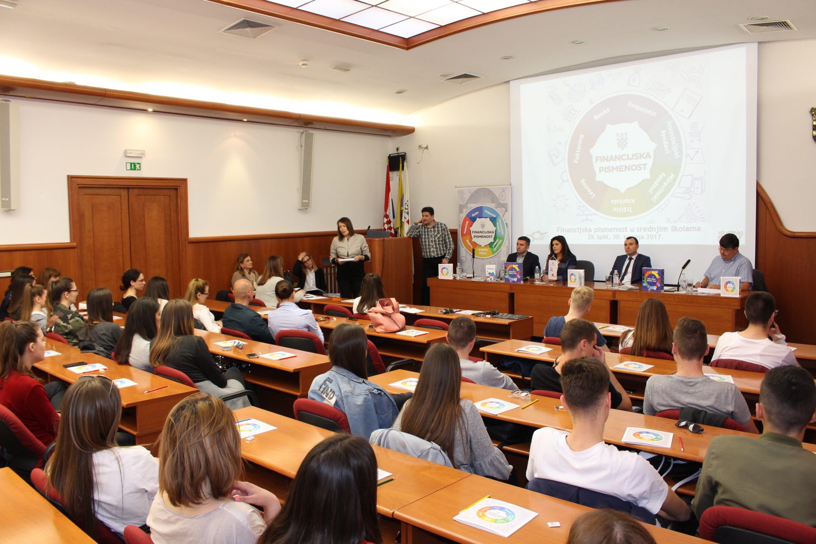 U ŽK Split održano predavanje o financijskoj pismenosti za učenike srednjih škola