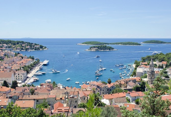 Hvar – hrvatska ljepota i 145 g. organiziranog turizma