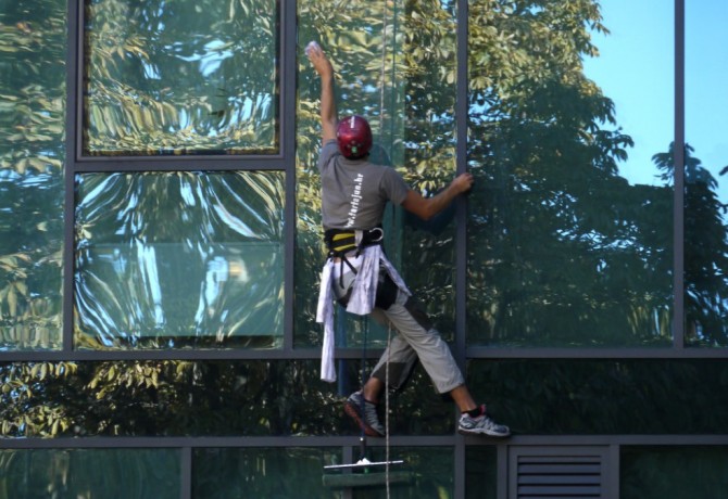 Sport or business: window cleaner