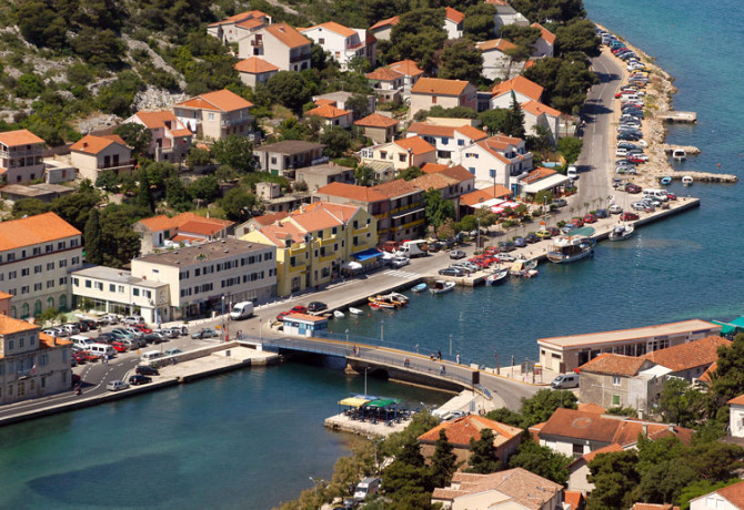 Uskršnji doručak u Tisnom