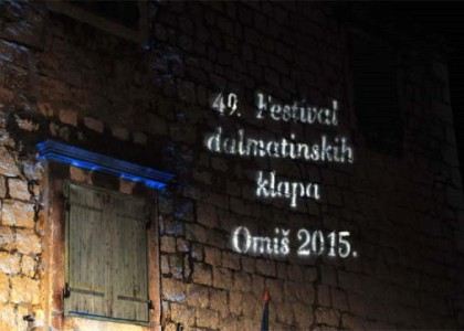 Bol zasjajio, Korčula s popularnim skladbama, a sve u iščekivanju Omiša