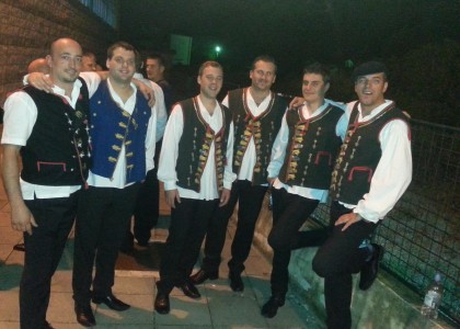 Klapske večeri u Vodicama kreću s klapom Godimenti