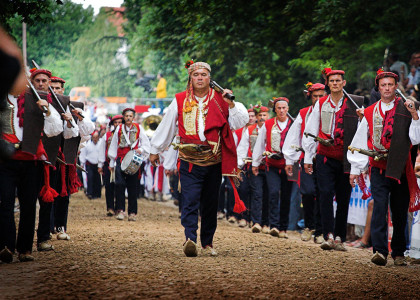 Sinjski vitezovi u mimohodu Splitom