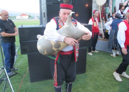 Diple nas „ljube“ prošlošću