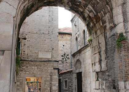 Zasja zlato iza “Zlatnih vrata”