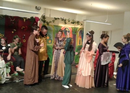 Trogirski amaterski glumci oduševili osnovce