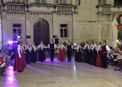 „Zadarski tanac” oduševljava goste