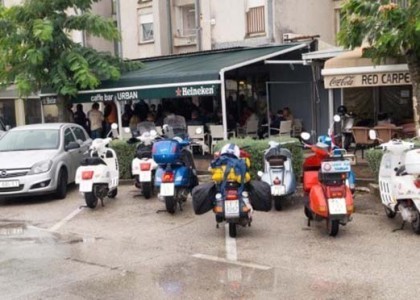 Vespe okupirale Metković