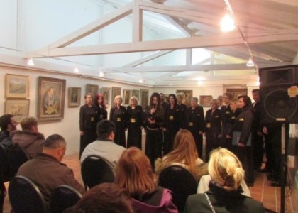 Pjesmom čestitali blagdane …