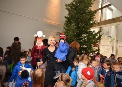 Djeca uživaju u kazališnim predstavama