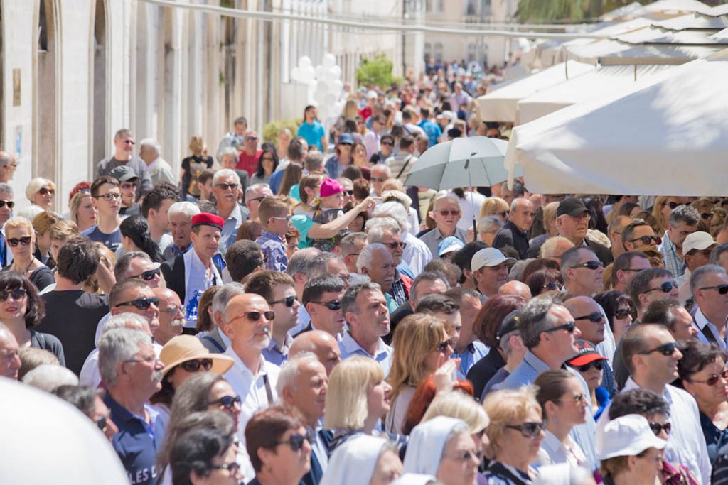 Program devetnice i proslave blagdana sv. Dujma Splitsko-makarska nadbiskupija, grad Split i župa Uznesenja BDM za proslavu sv. Dujma, zaštitnika grada Splita, pripremit će se devetnicom koja će se u splitskoj prvostolnici svečano slaviti bogatim sadržajem, pjevanom sv. misom i koncertima sakralne glazbe.