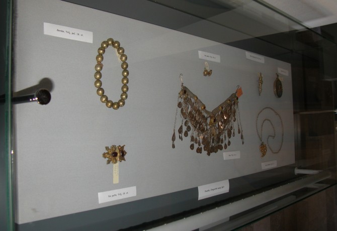 Stari nakiti u Muzeju triljskog kraja