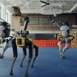 Robot Spot tvrtke Boston Dynamics naučio kupiti otpad i prljavi veš za čovjekom