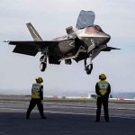 Britanski F-35 pri polijetanju s nosača aviona pao u more…