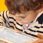 Pedijatri savjetuju roditeljima da djeci do 2 godine ne poklanjaju digitalne igračke