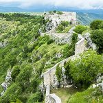 Šarena jezera ljube Zvonimirov grad