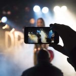 ANKETA: Pearl Jam su najnovije tehno babaroge… Treba li zabraniti mobitele na koncertima?