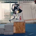 Pogledajte kako se robot Atlas nakon plesnog podija i parkoura snašao na – gradilištu