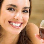 Crno vino može pomoći u borbi protiv propadanja zuba i bolesti desni